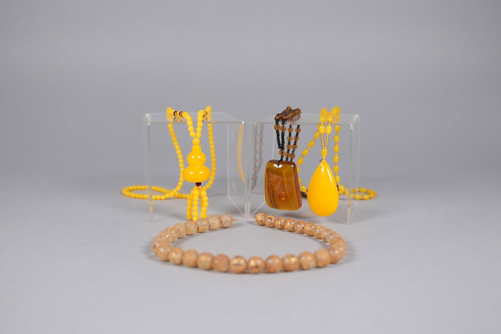 Lots Chinese beaded items (1 of 7)