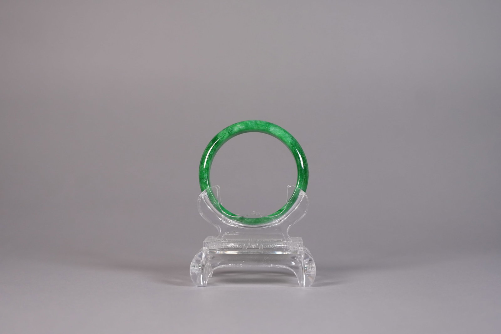 Chinese apple green fine bangle: Chinese apple green fine bangle.