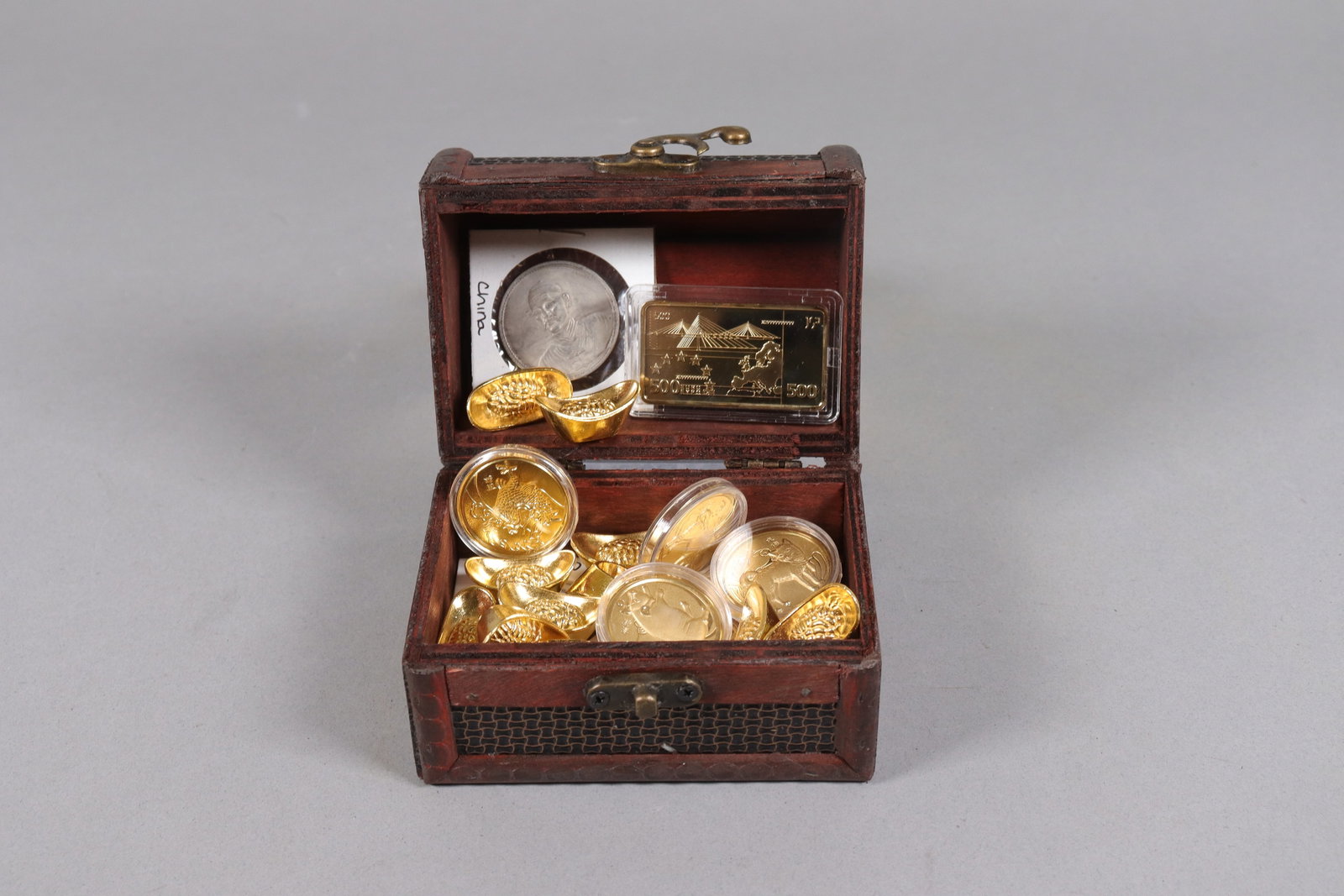 Lots Chinese ingots ungraded: Lots Chinese ingots ungraded. All sales are final, no return. We do not guarnatee its material, condition, age.