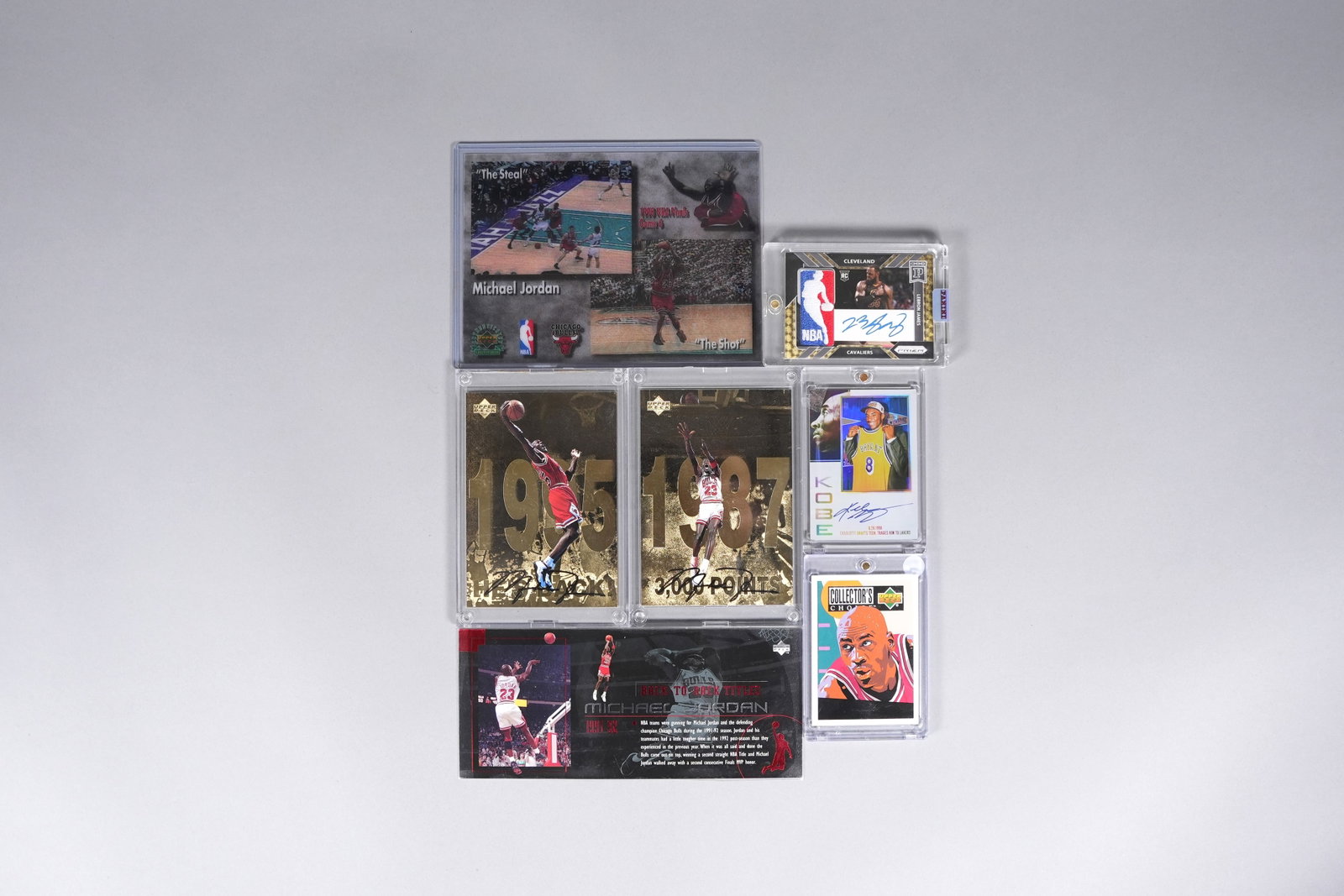 Lots basketball cards ungraded: Lots basketball cards, ungraded. Came from an estate. We do not guarantee its, material, grading, signature, condition. All sales are final, condition selling it as is. No return.