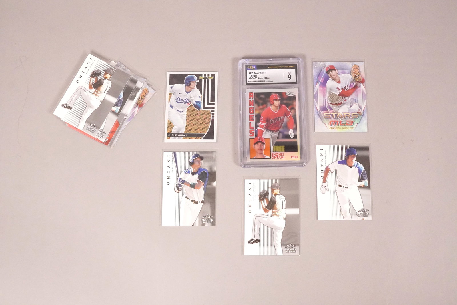 Lots Shohei Ohtani cards ungraded: Lots Shohei Ohtani baseball cards, ungraded. All sales are final, no return.