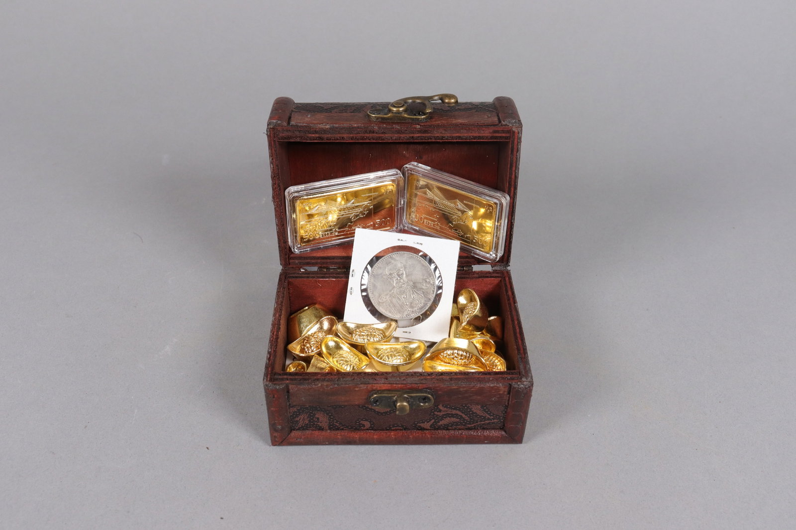 Lots Chinese ingots ungraded: Lots Chinese ingots ungraded. All sales are final, no return. We do not guarnatee its material, condition, age.