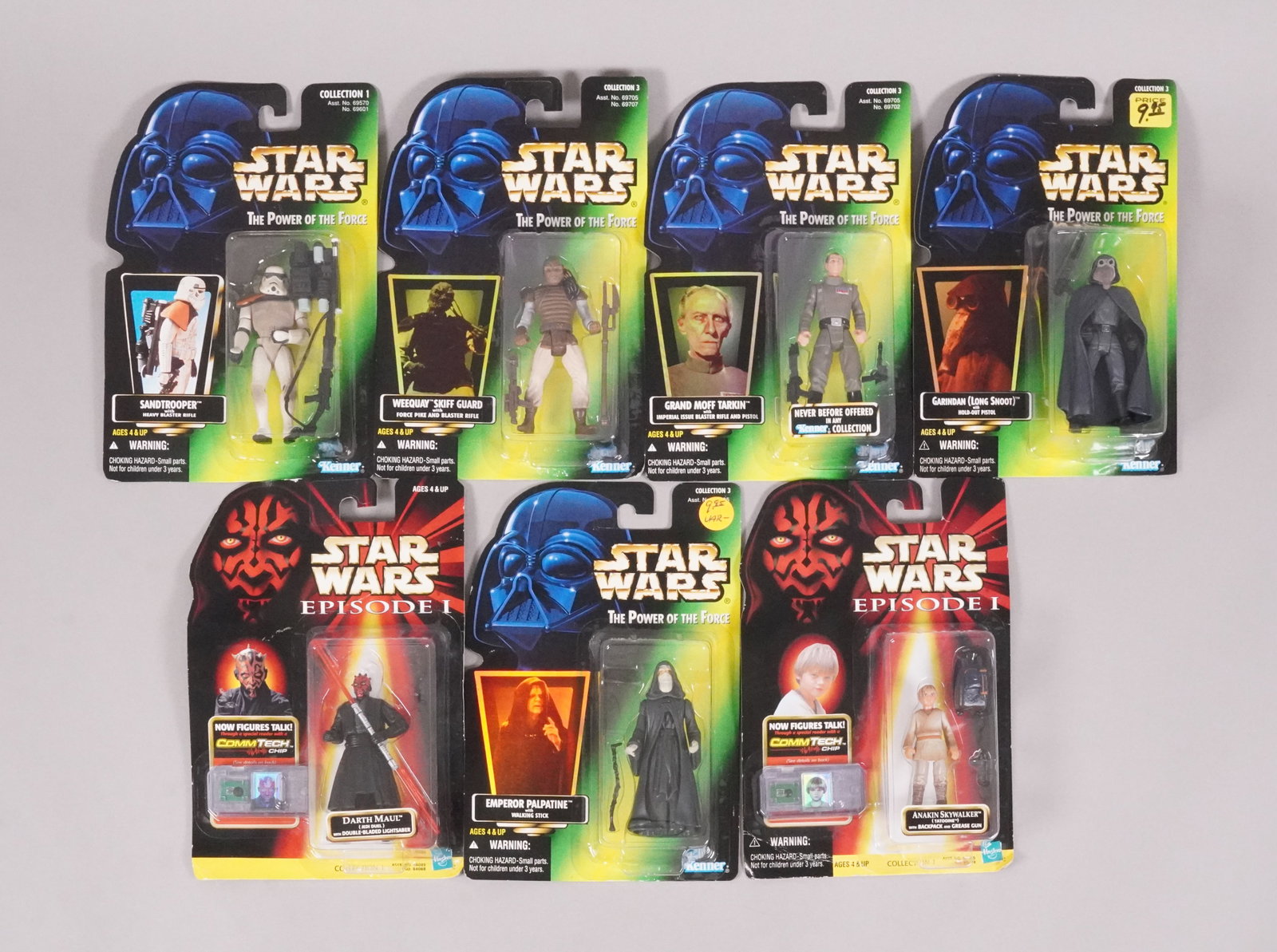 Lots Star Wars figure in box: Lots Star Wars figure in original box.