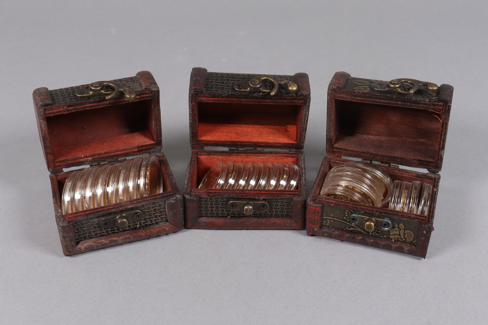 Lots estate coins ungraded: Lots estate coins, ungraded. We do not guarantee its, material, age, engraving, or carvings. All sales are final, no return. Please contact us before bidding if you have any question.
