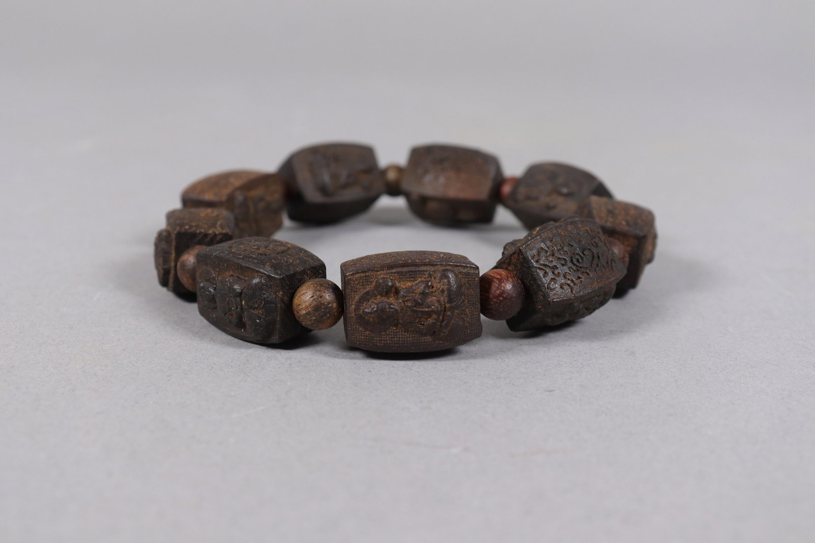 Lots fine carved bracelets - 3