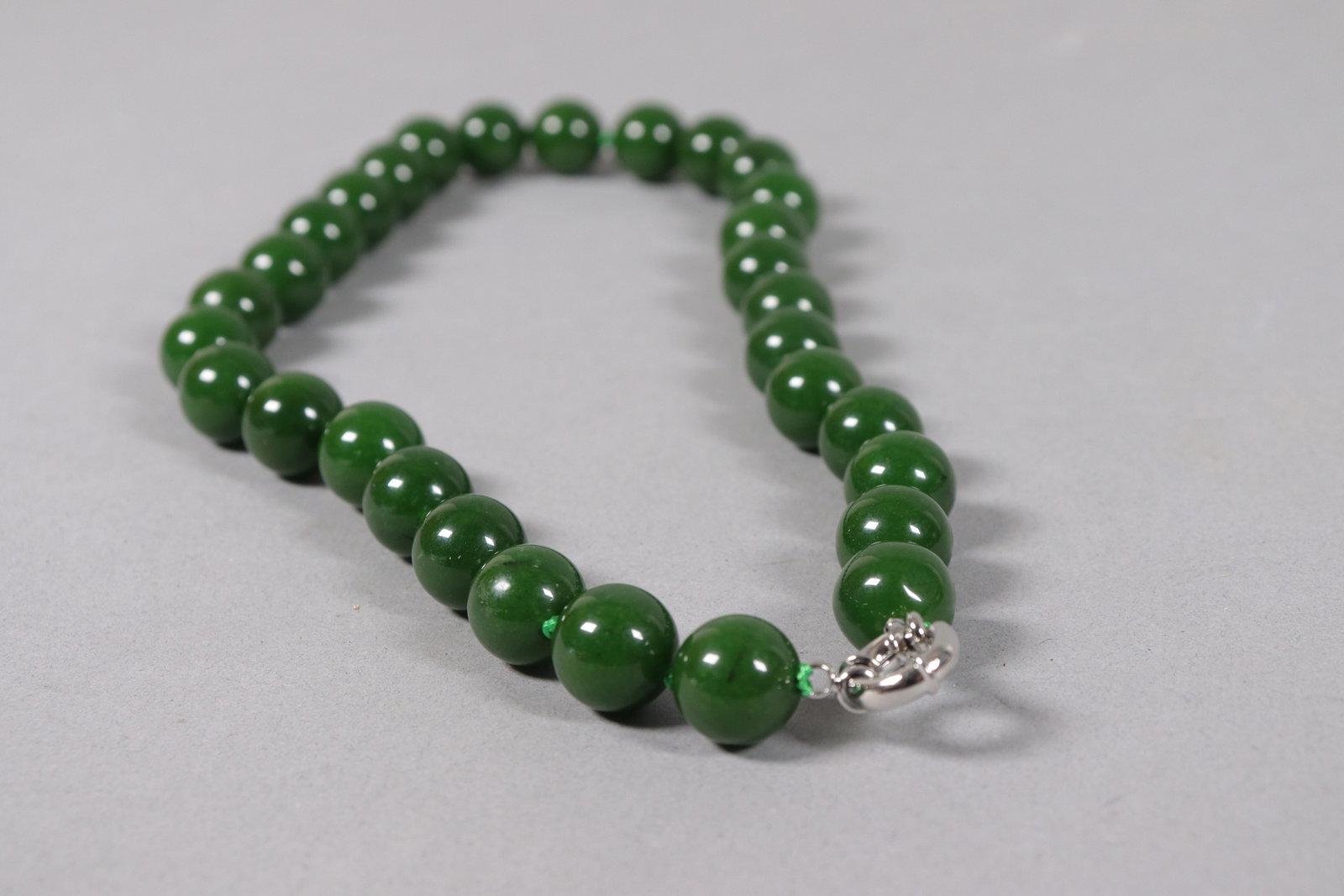 Lots apple green beaded items - 4