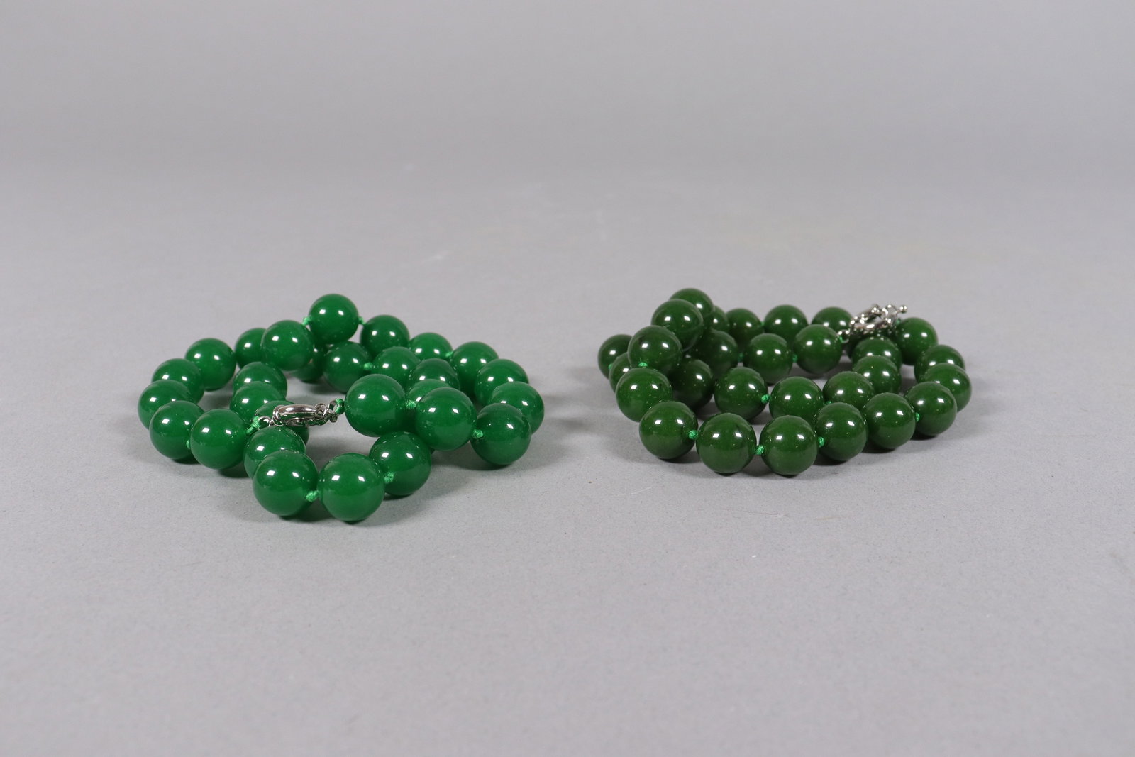 Lots apple green beaded items - 5