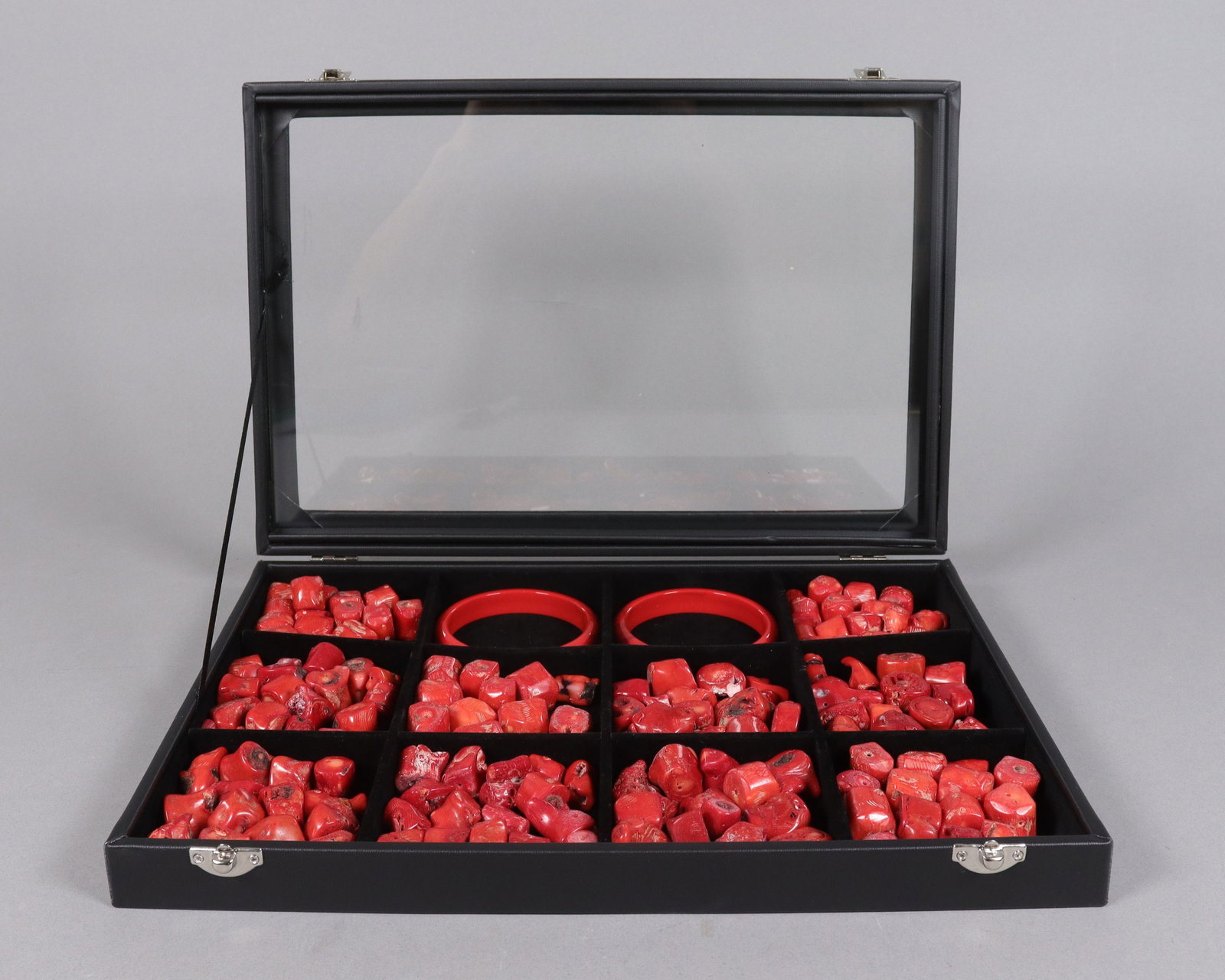 Lots fine coral items: Lots fien coral items.