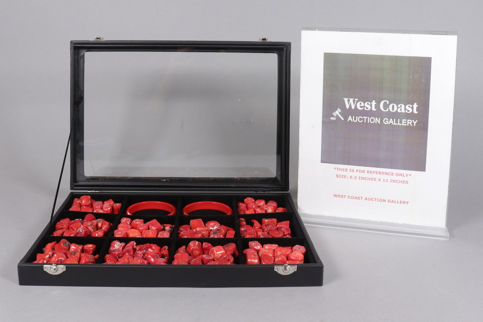 Lots fine coral items - 2