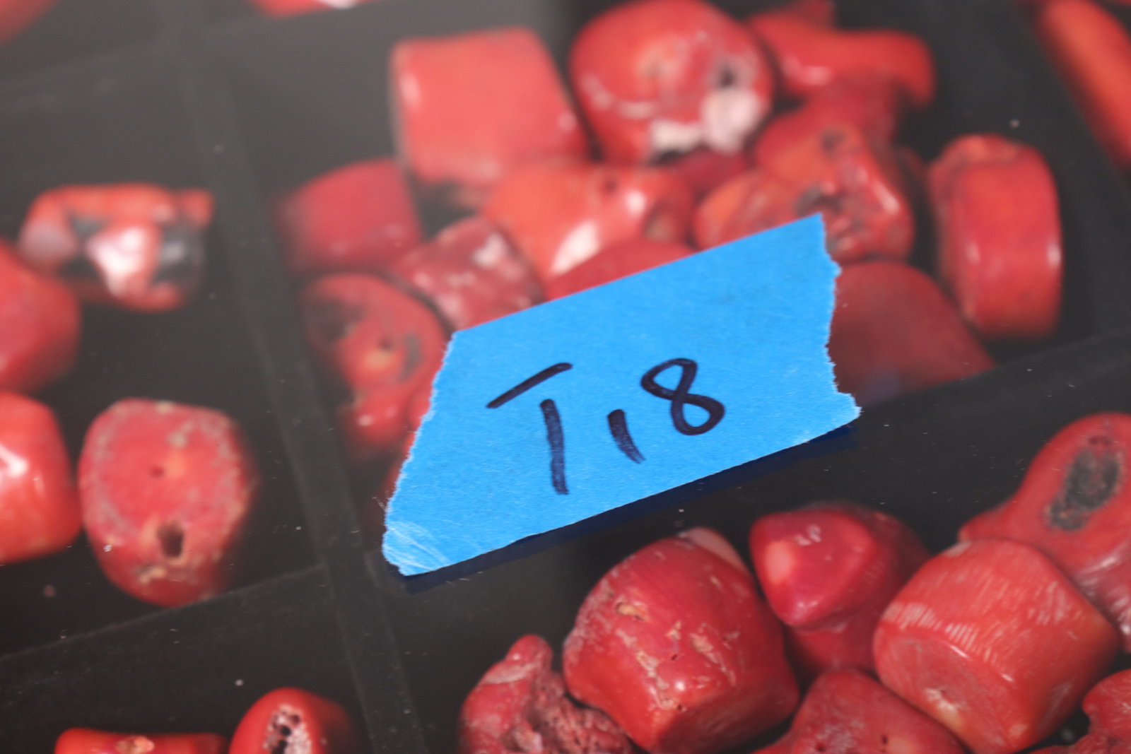 Lots fine coral items - 7
