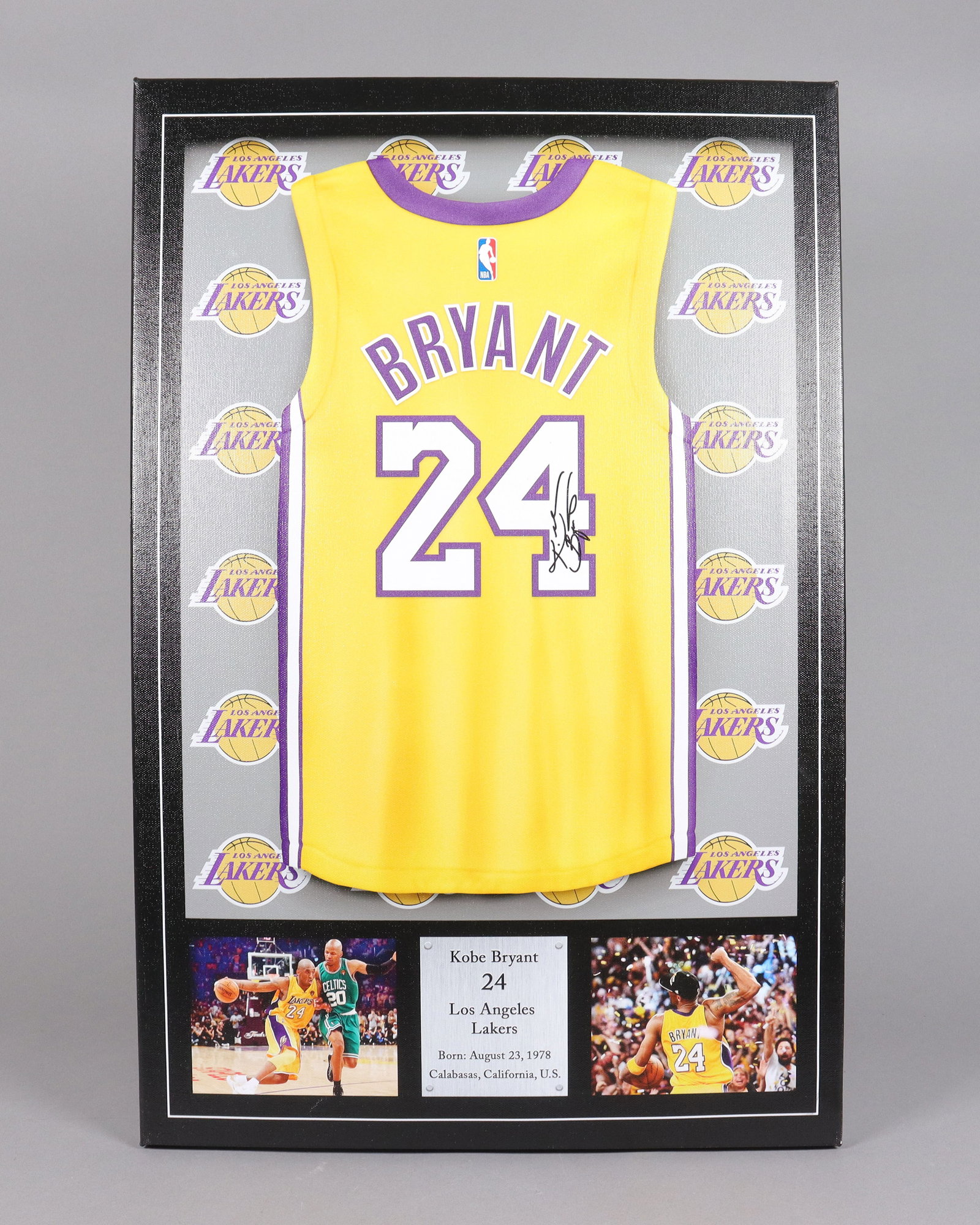 A Kobe Bryant item ungraded: A Kobe Bryant item, ungraded. From an estate. All sales are final.
