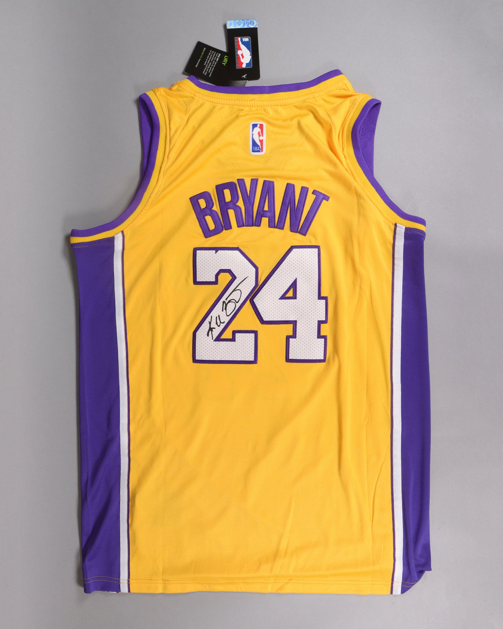 Kobe Bryant signed jersey ungraded (1 of 8)