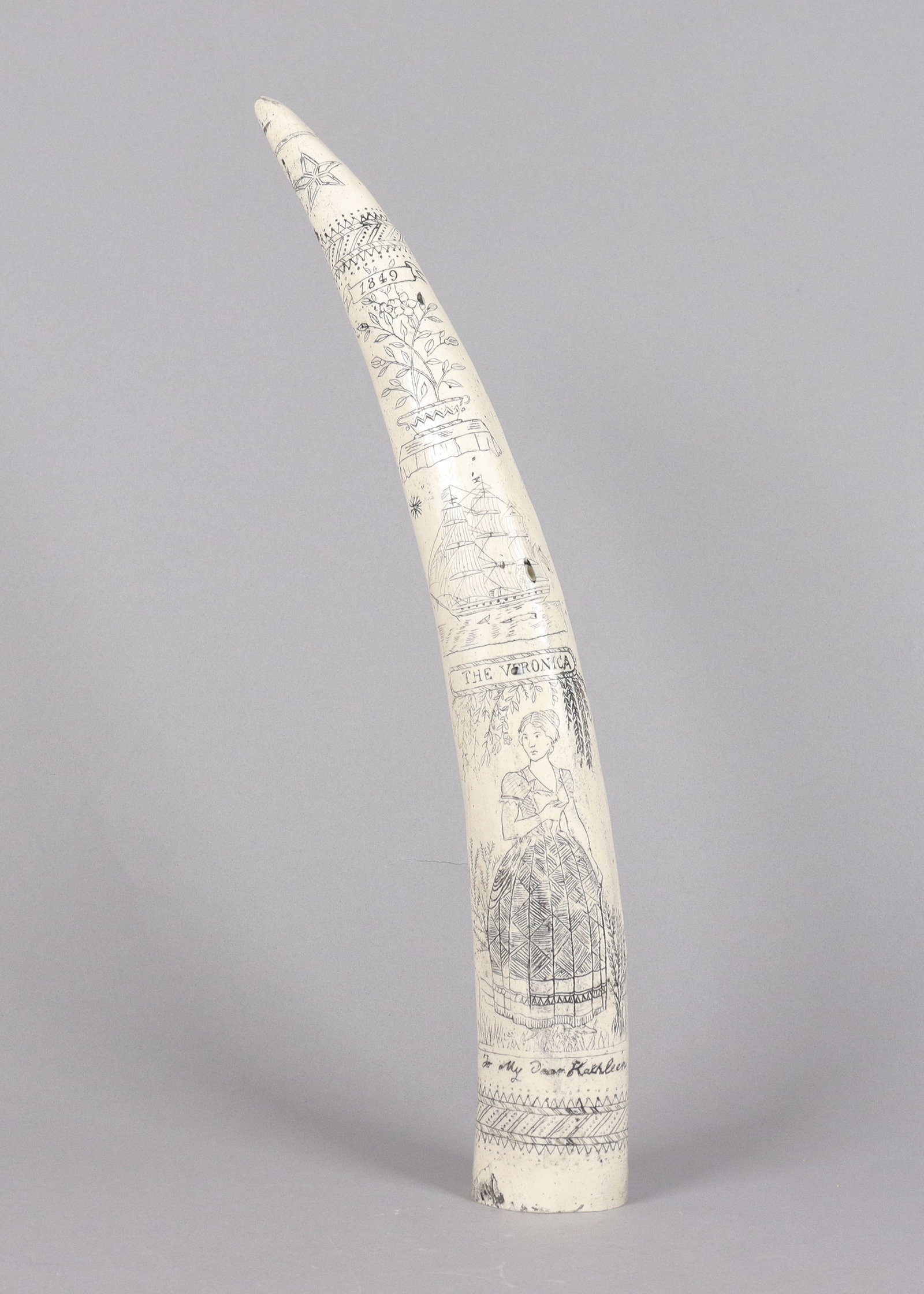 A long estate carved item ungraded: A long estate carved item, ungraded. All sales are final, no return. We do not guarantee its material and age. H: 16" x W: 2."