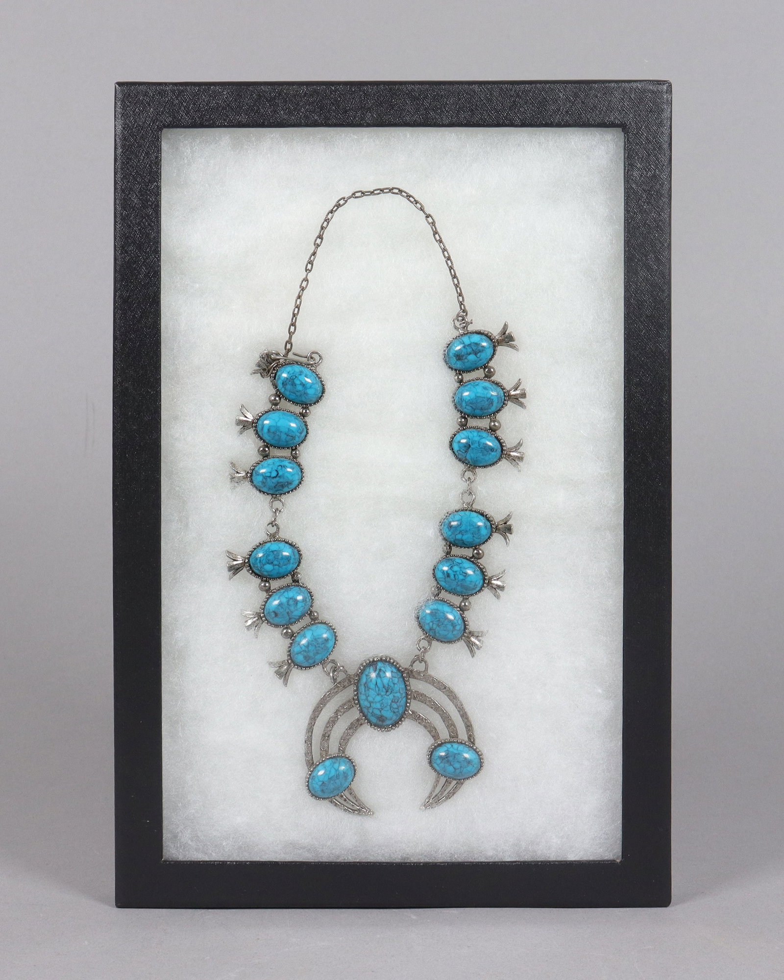 Estate fine vintage necklace: Estate fine vintage necklace.