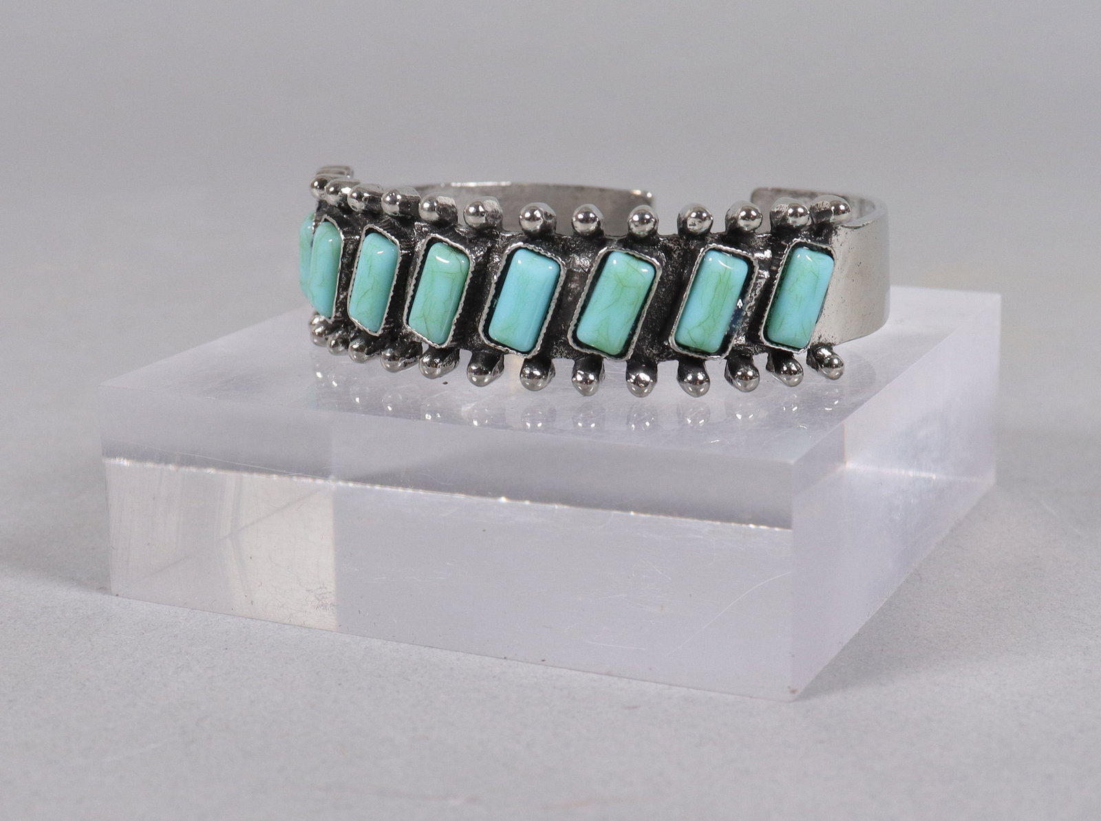 Estate fine bracelet: Estate fine bracelet.