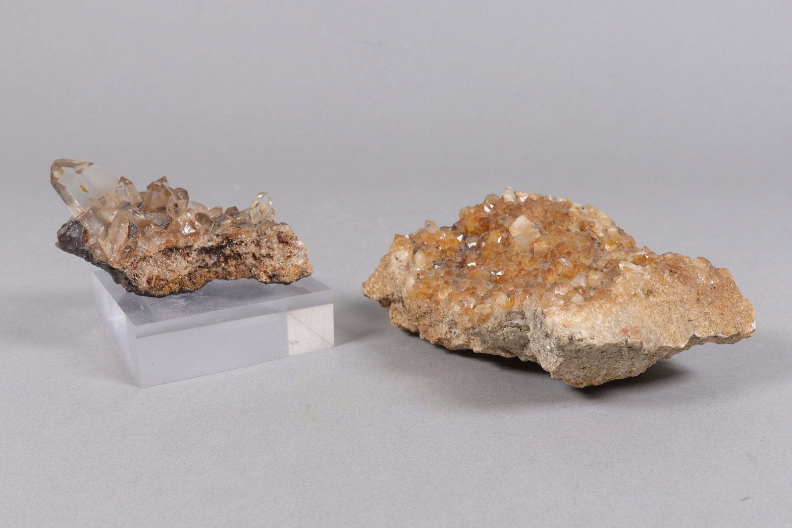 Lots geode boulder: Lots geode boulders.