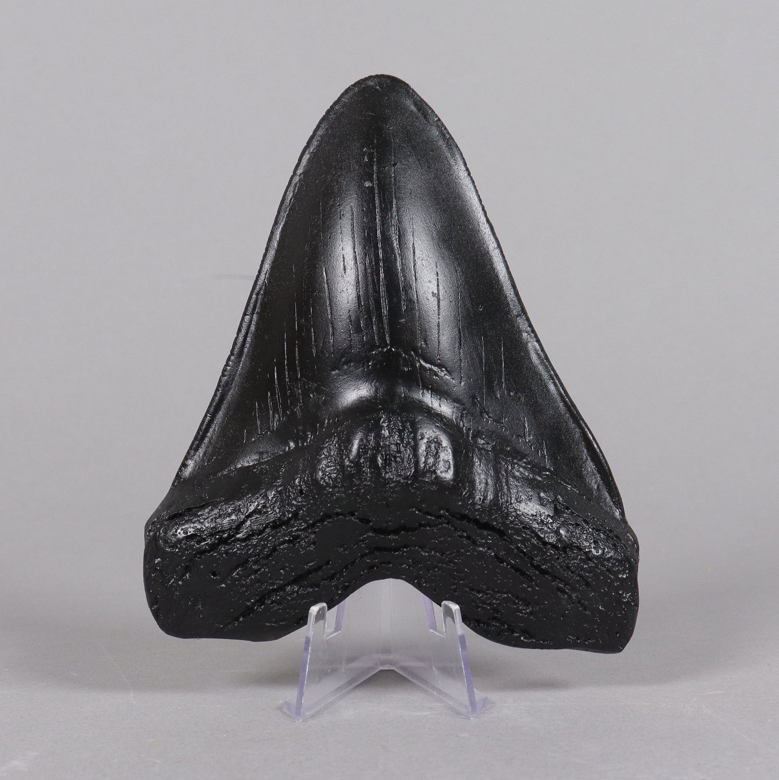 Estate large carved item: Estate large carved item. All sales are final, no return.