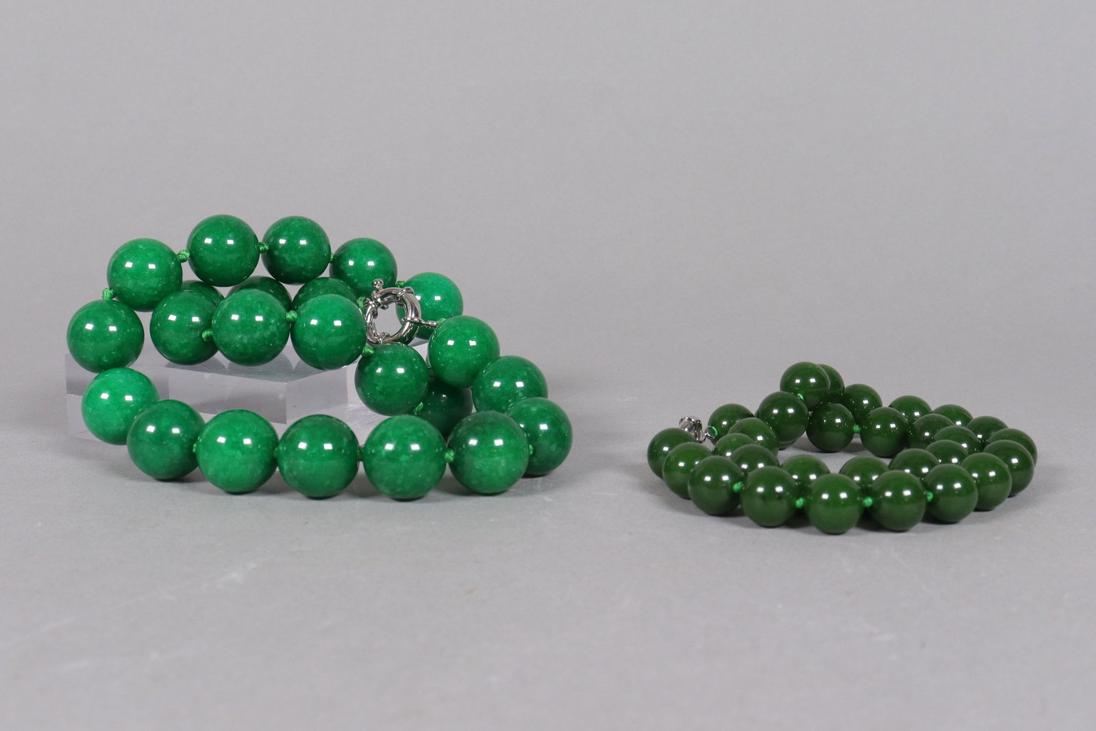 Lots apple green beaded items (1 of 7)