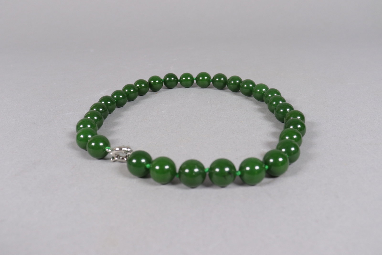 Lots apple green beaded items - 4