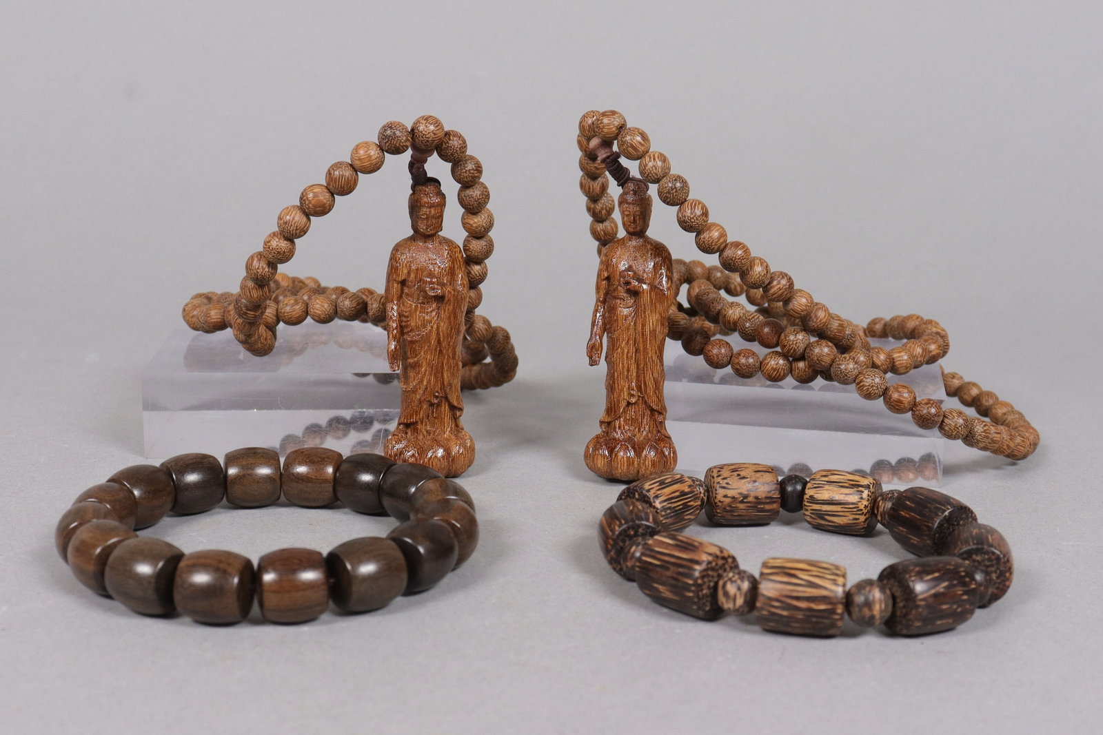 Lots fine wooden carvings: Lots fine wooden carvings.