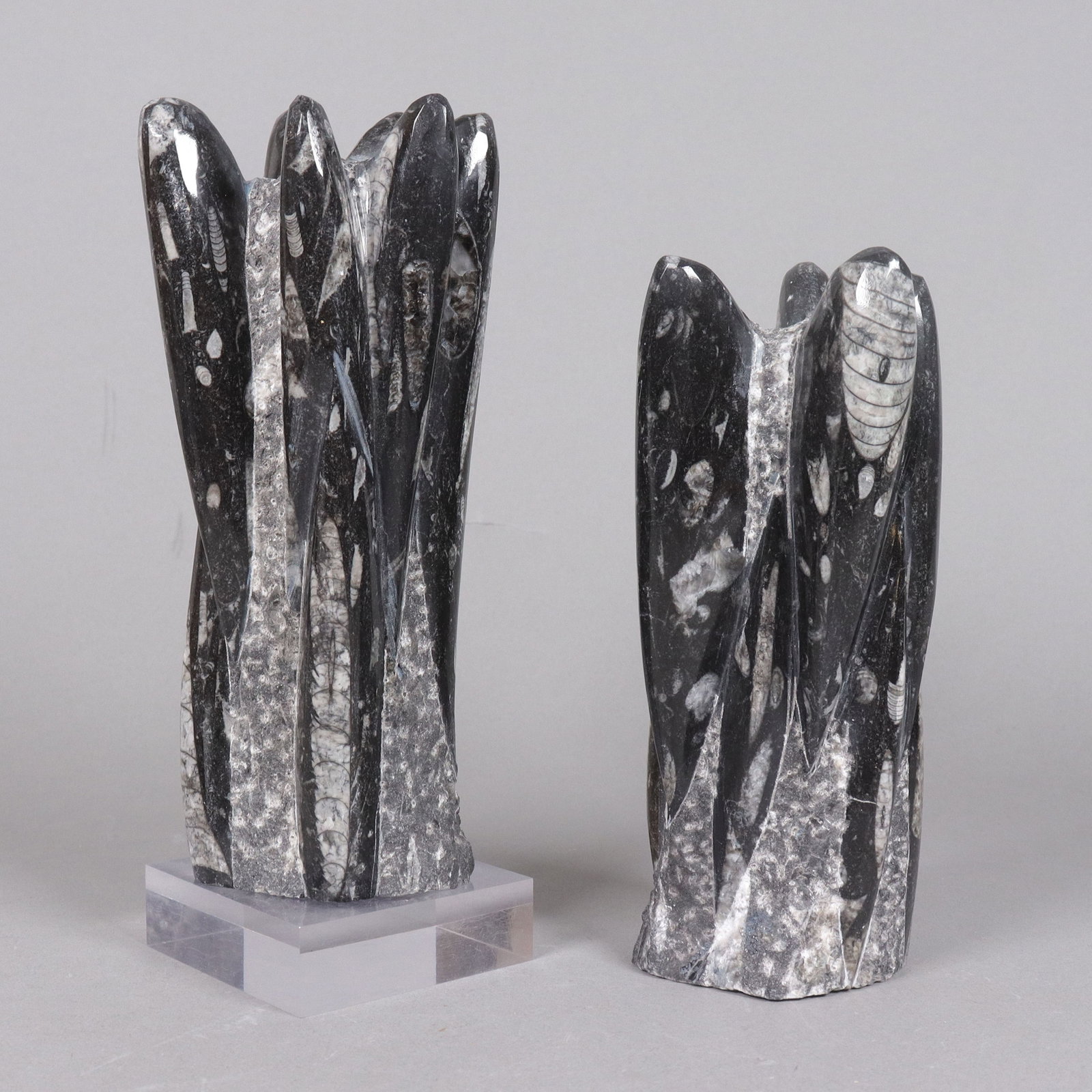Lots fine carvings: Lots fine carvings, estate item.