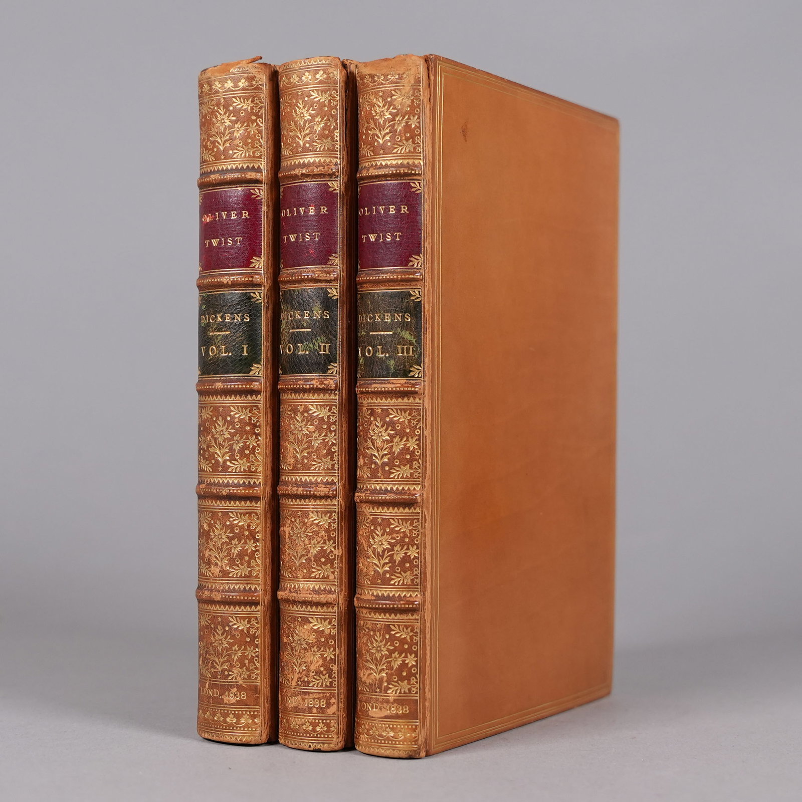 Oliver Twist Charles Dickens three volume (1 of 11)