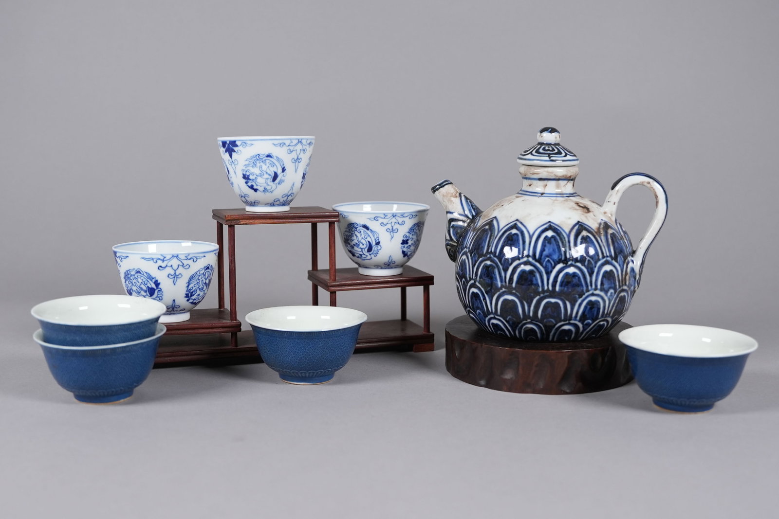 Lots Chinese fine porcelains (1 of 7)