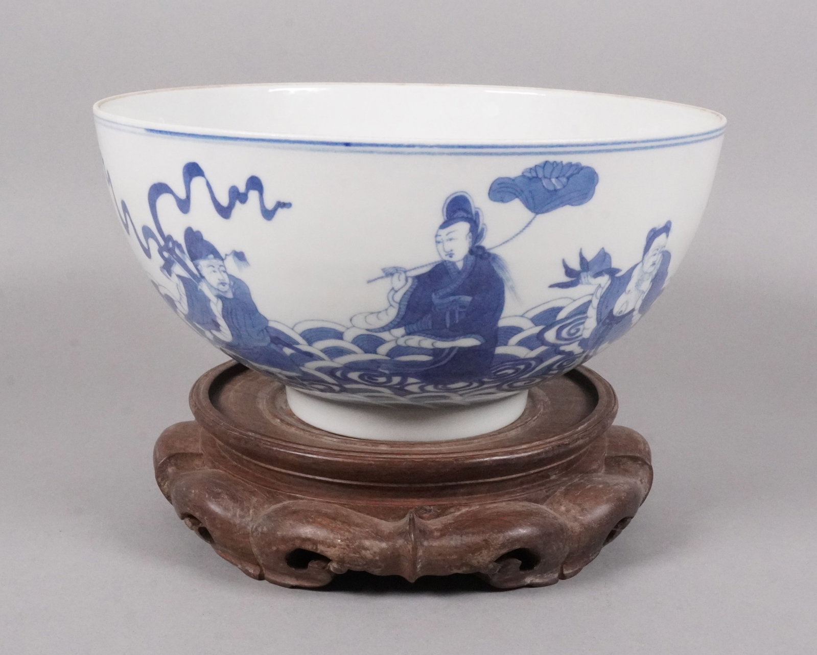 Chinese fine large b/w bowl: Chinese fine large b/w bowl. H: 5" x W: 10."
