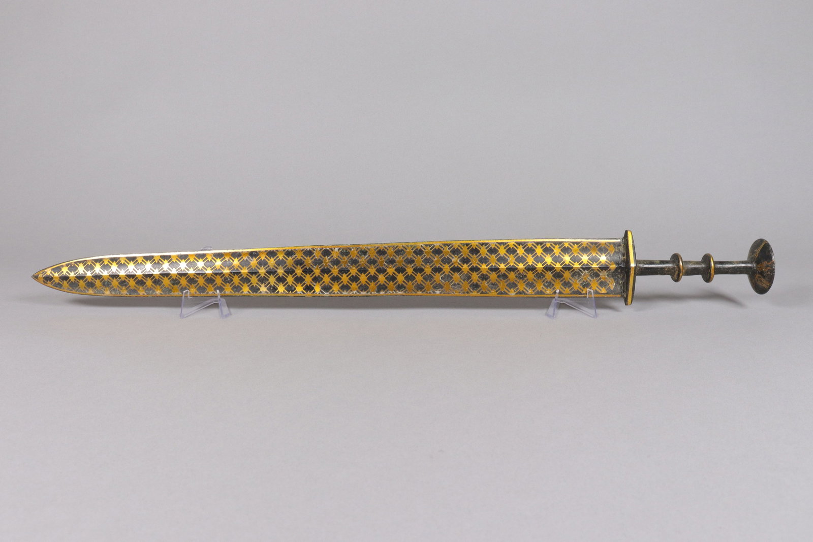 Chinese heavy gilted bronze sword (1 of 7)