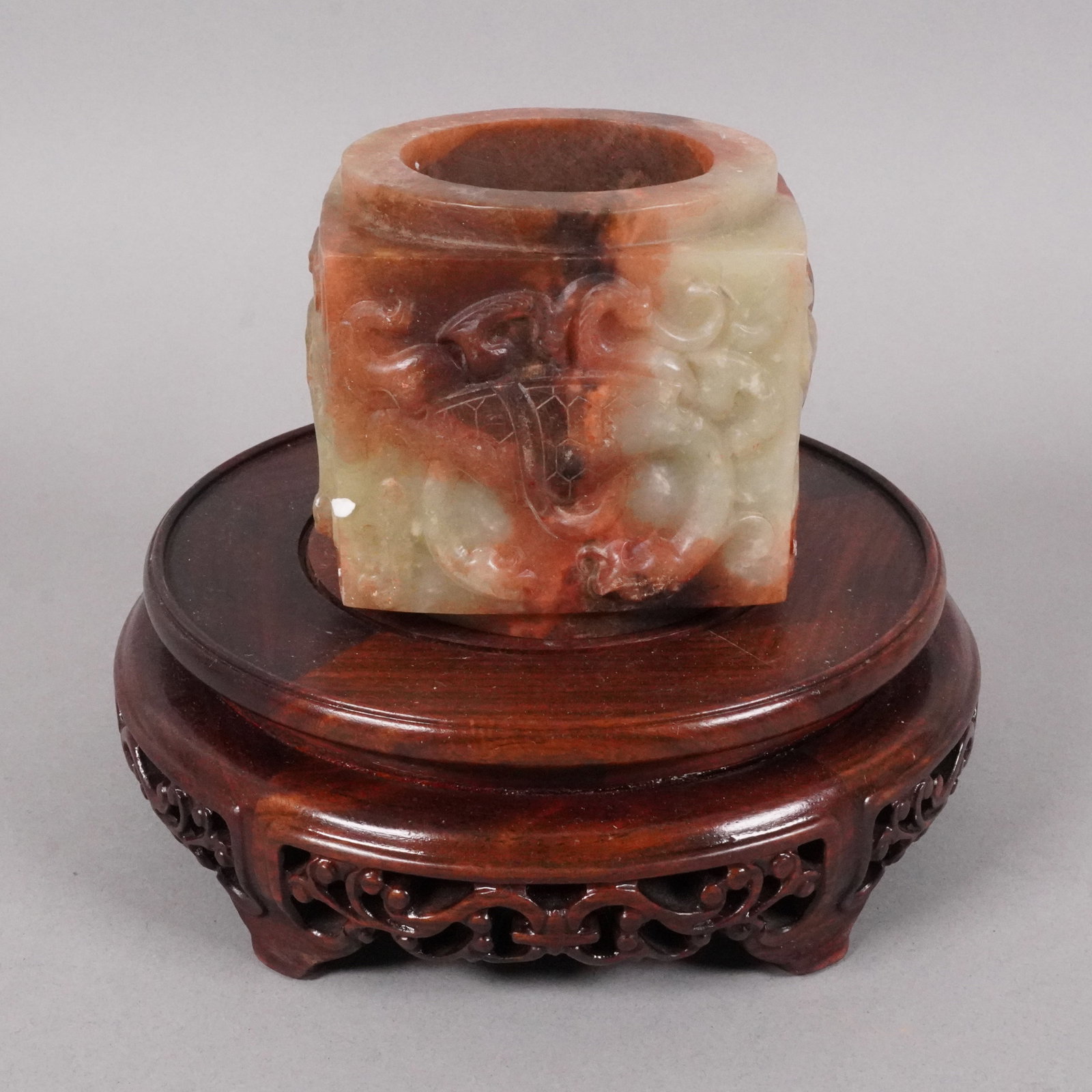 Chinese fine jade cong: Chinese fine jade cong. H: 3.2" x W: 3.6."