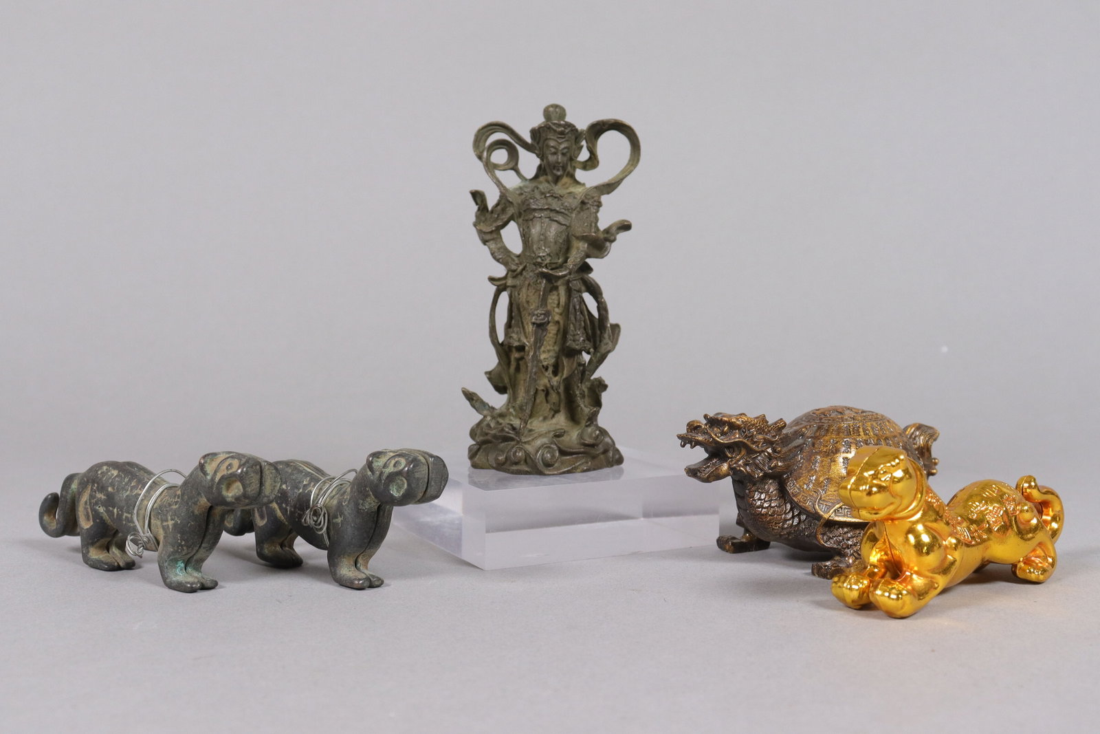 Lots Chinese metallic items (1 of 9)