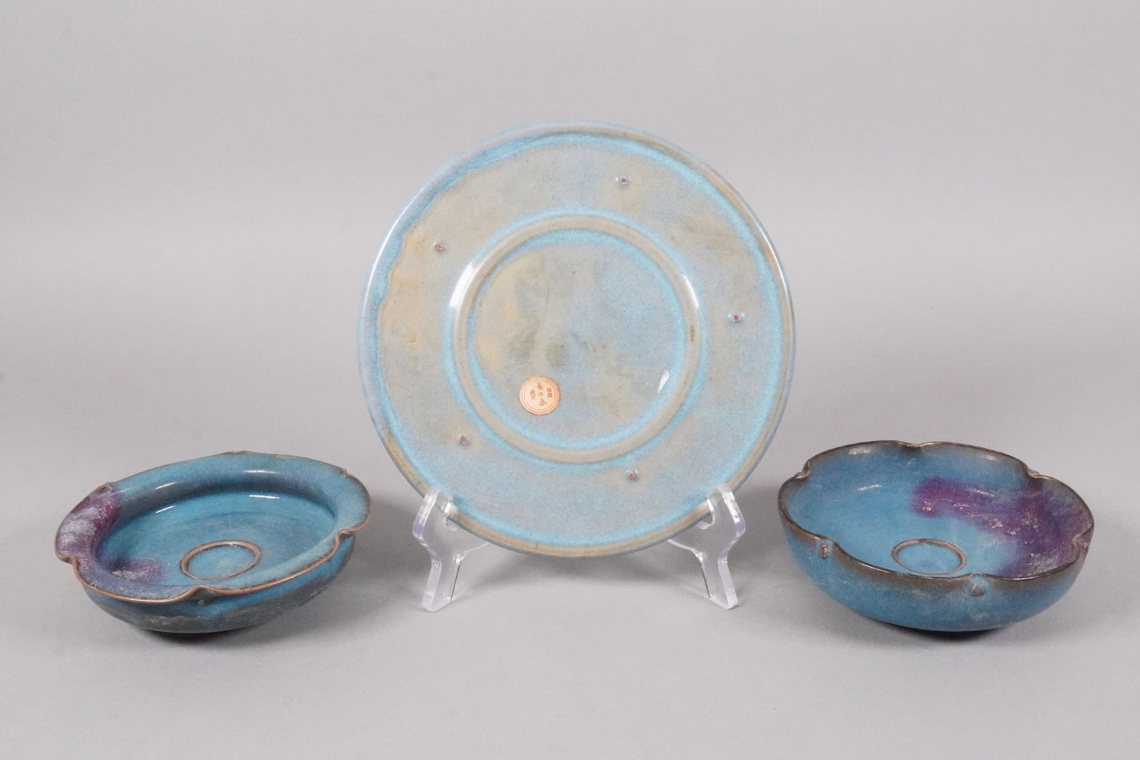 Lots Chinese purple porcelains: Lots Chinese fine purple porcelains, largest H: 1.5" x W: 5.5."