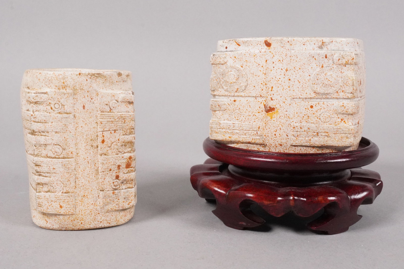 2 Chinese fine jade cong: 2 Chinese fine jade cong. Largest H: 1" x W: 2.6."