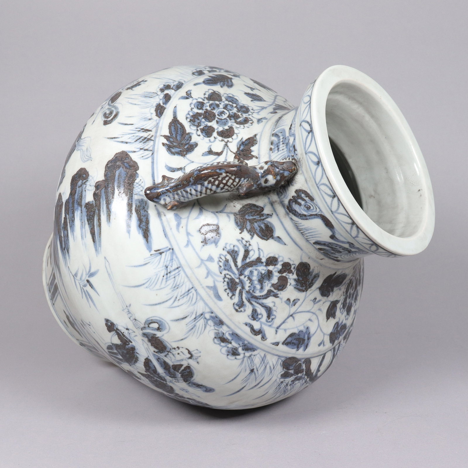Chinese fine massive jar - 4