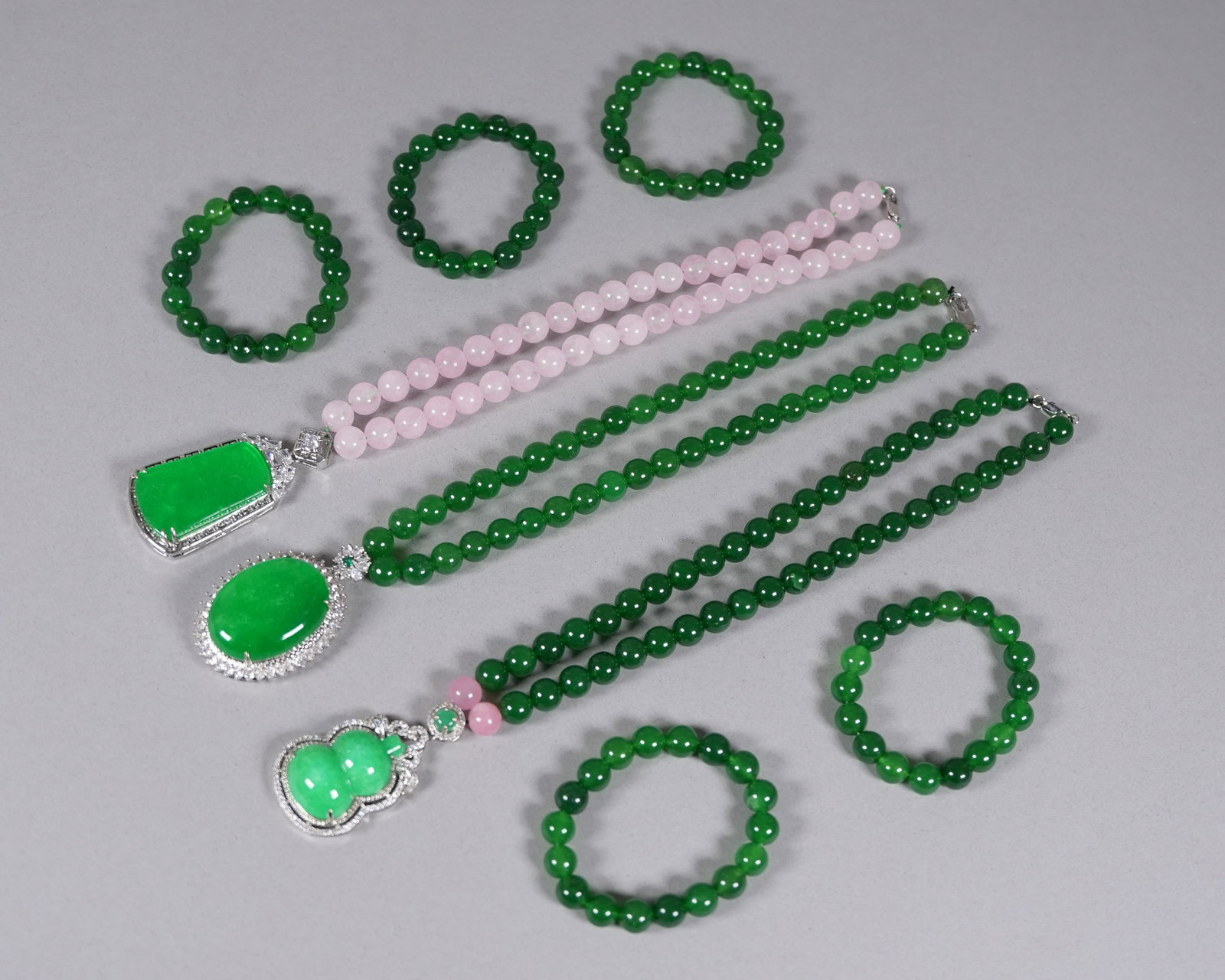 Lots Chinese beaded jewelry: Lots Chinese fine beaded jewelry.