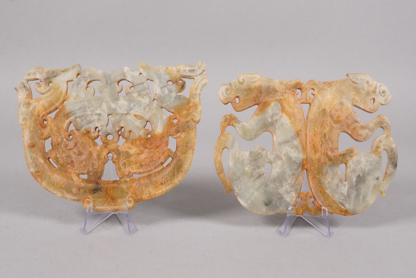 2 Chinese fine jade ornaments: 2 Chinese fine jade ornaments. H: 4.2" x W: 6.1."