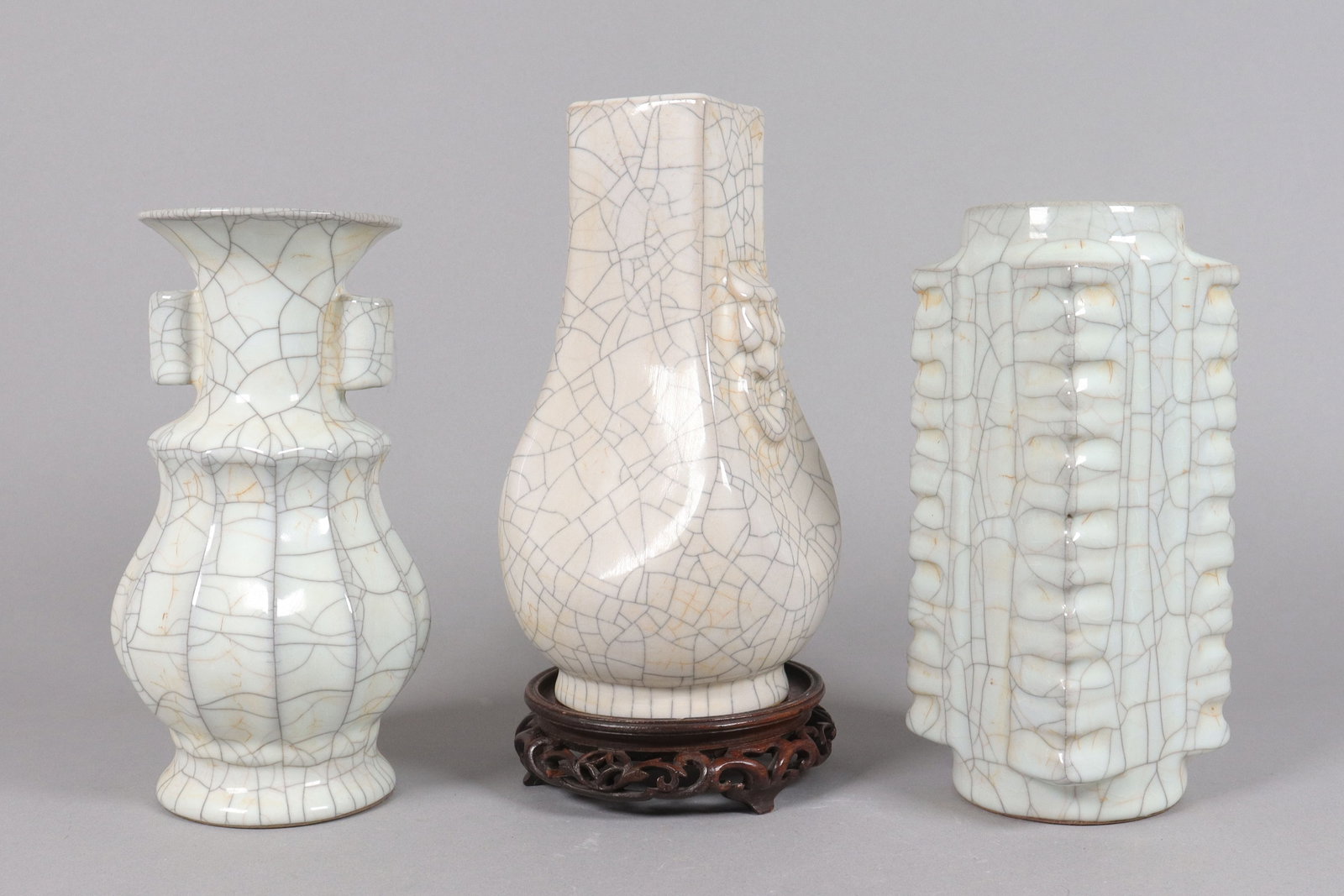 3 Chinese fine porcelain vase: 3 Chinese fine porcelain vase, largest H: 8.25" x W: 3.25."