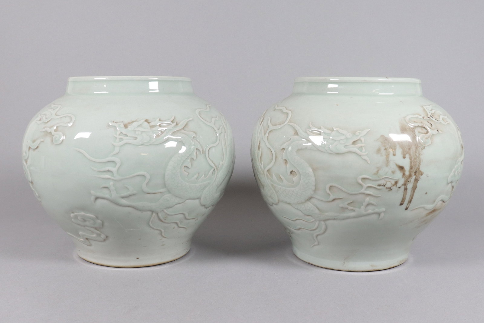 2 Chinese white porcelain jars (1 of 7)