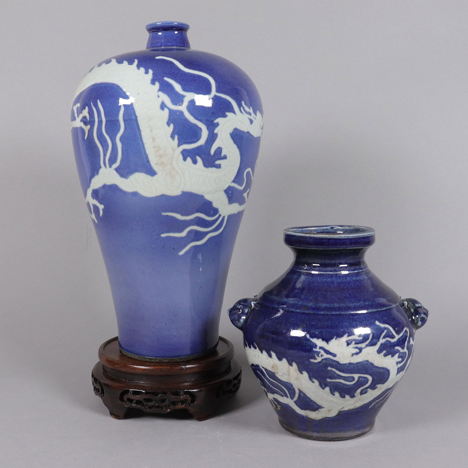 2 Chinese blue dragon vase (1 of 7)