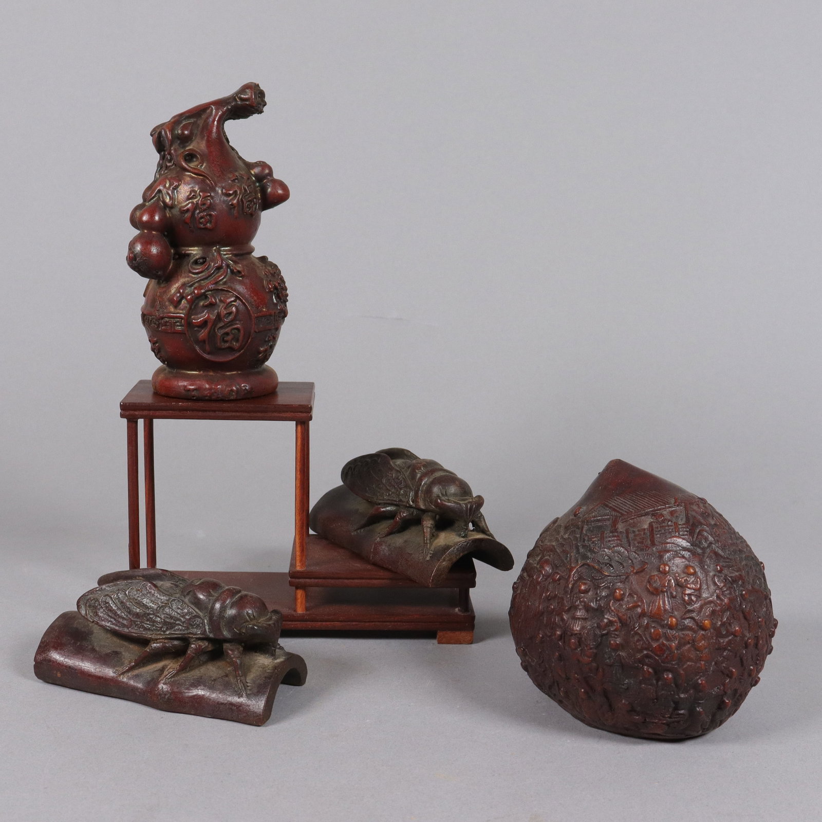 Lots Chinese fine carvings: Lots Chinese fine carvings.