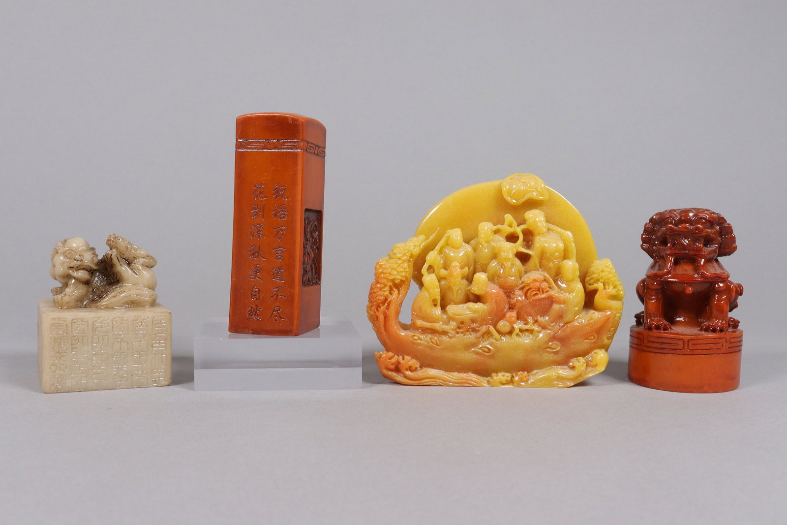 Lots Chinese fine carvings: Lots Chinese fine carvings.
