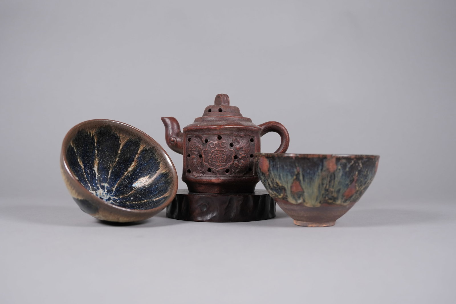 Lots Chinese tea items: Lots Chinese fine tea items, largest H: 4.5" x W: 6."