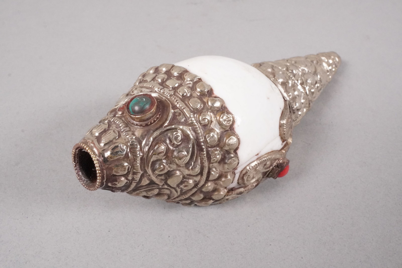Tibetan fine praying shell - 3