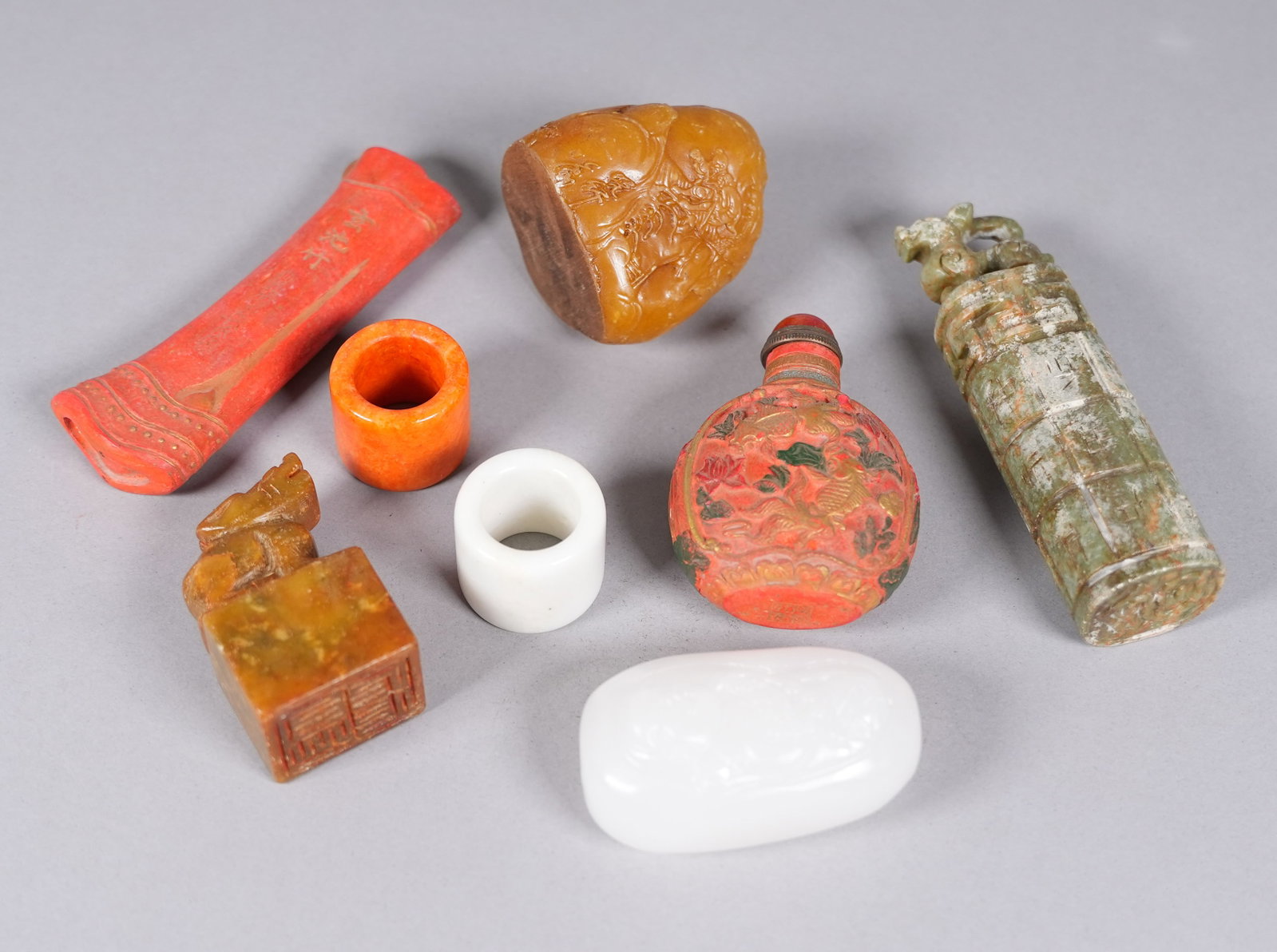 Lots Chinese fine carvings: Lots Chinese fine carvings.