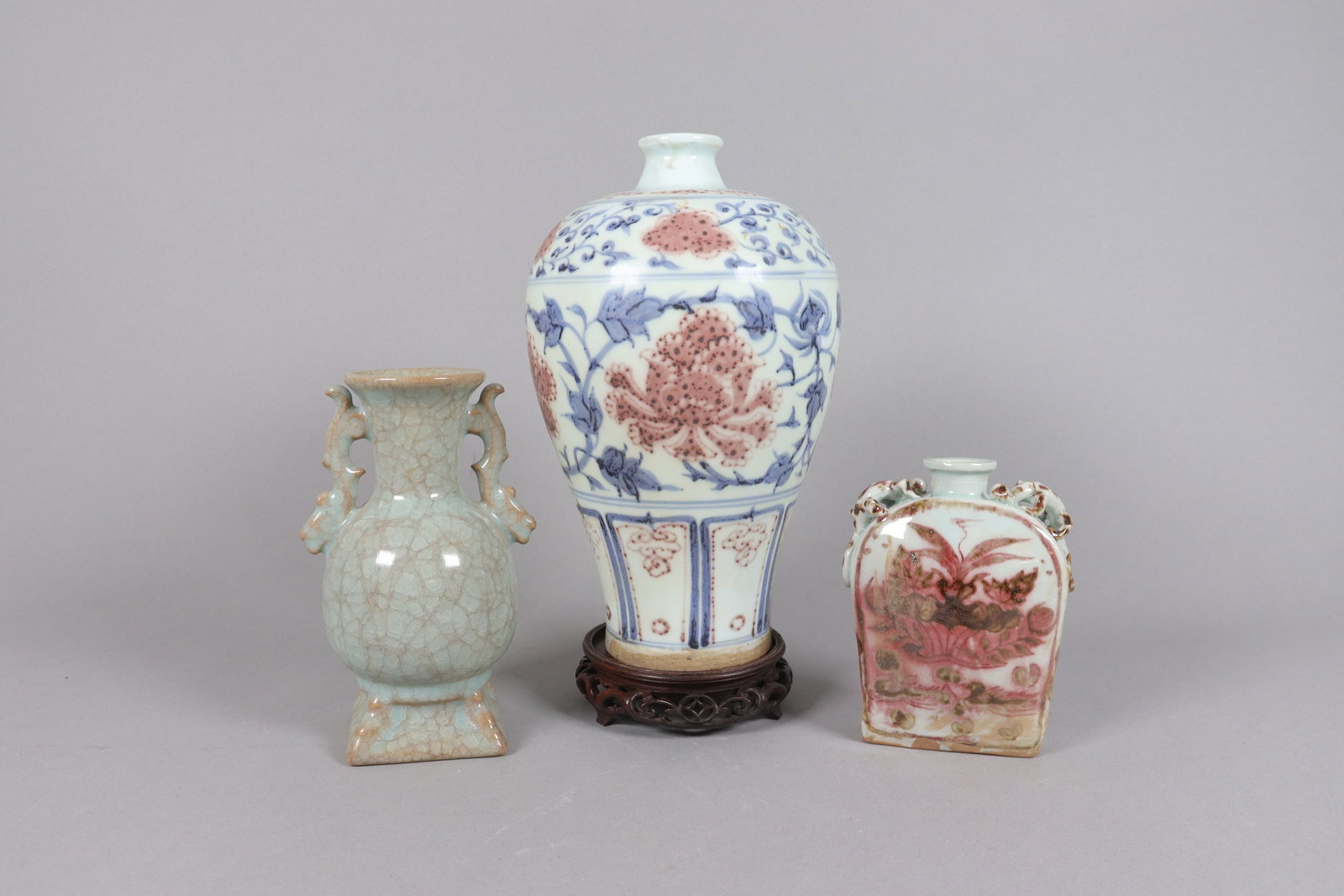 Lots Chinese fine vase: Lots Chinese fine vase, largest H: 11" x W: 6."
