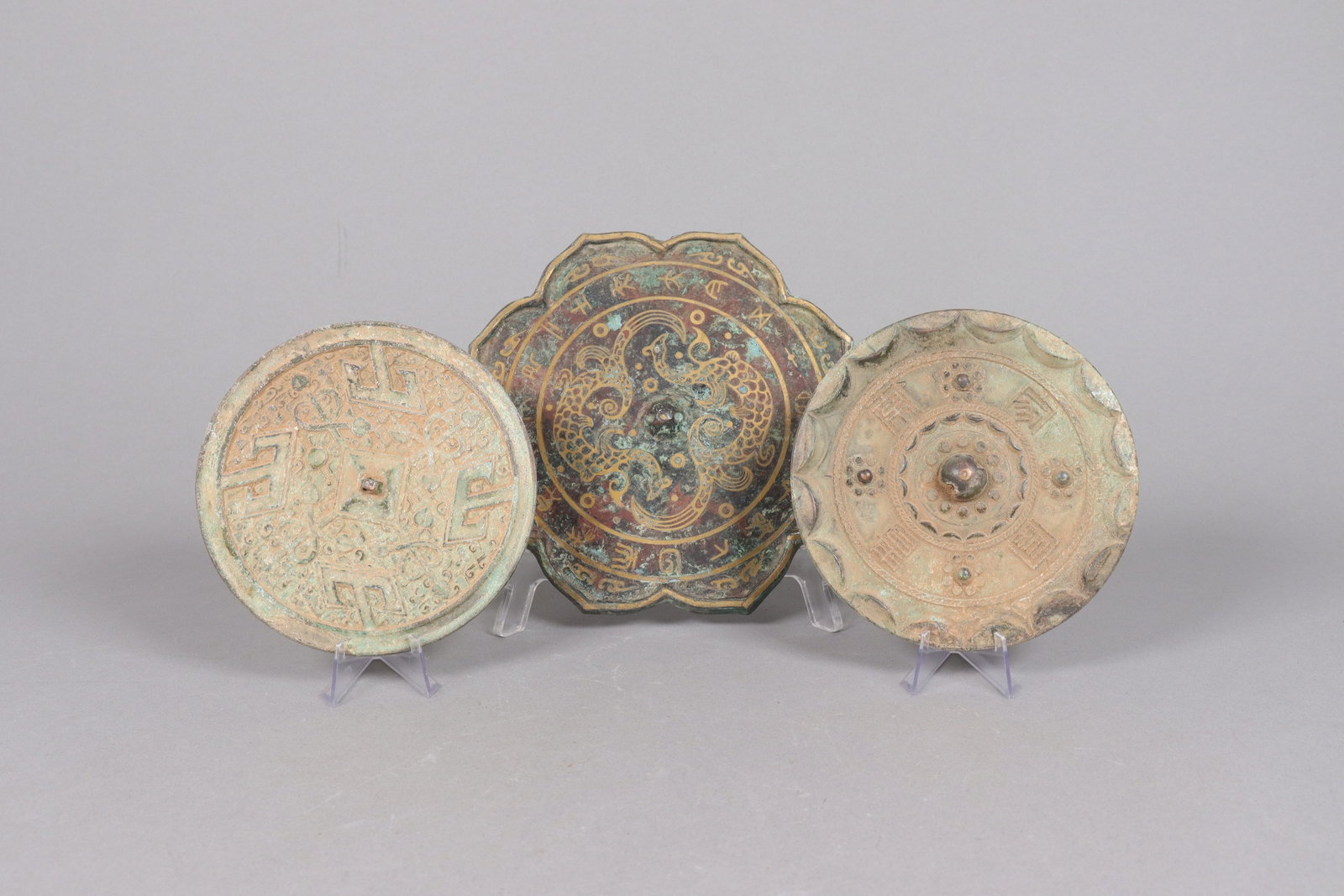Lots Chinese bronze mirrors: Lots Chinese fine bronze mirrors.