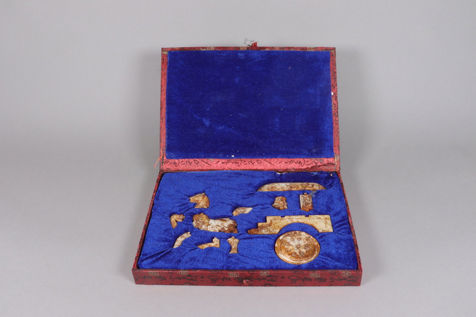 Lots Chinese archaic jade ornaments: Lots Chinese archaic jade ornaments.