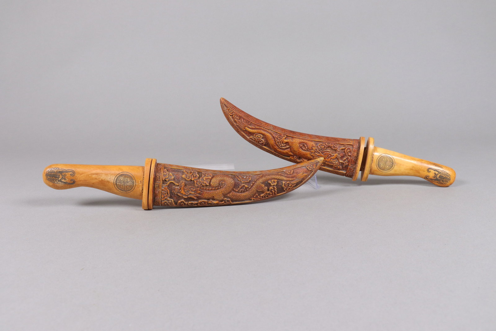 2 Chinese fine daggers: 2 Chinese fine daggers.