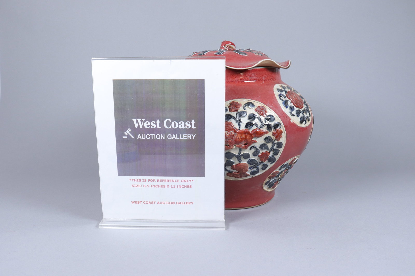 Chinese fine red jar - 2