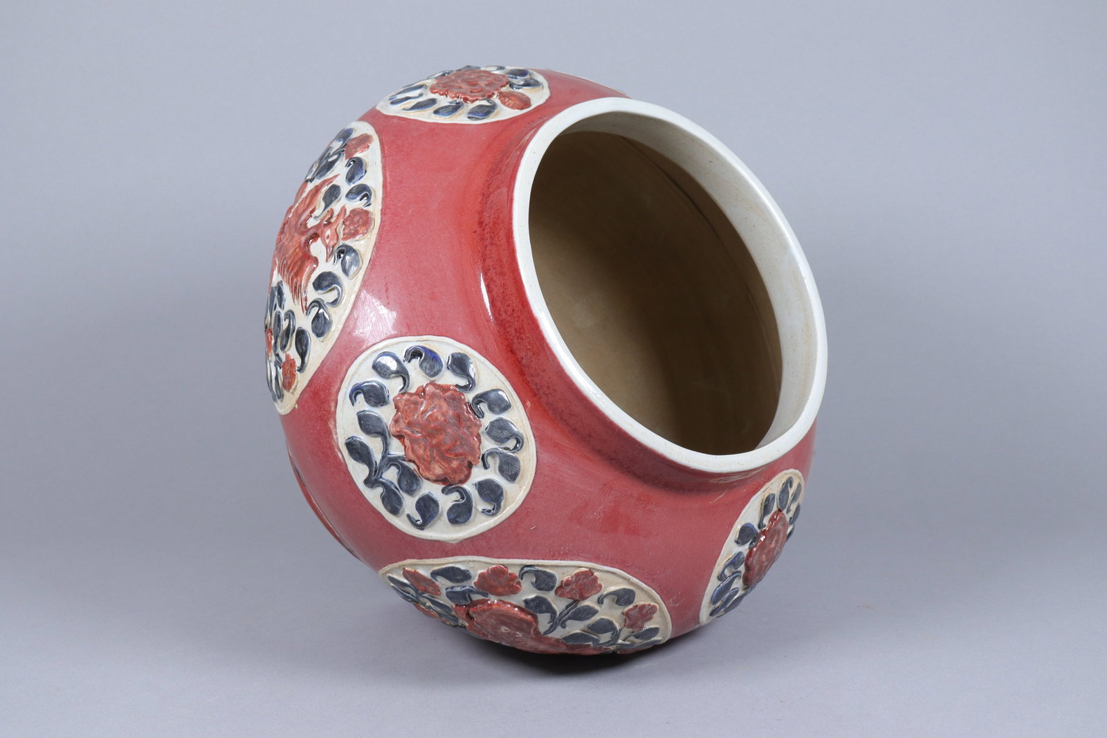 Chinese fine red jar - 3